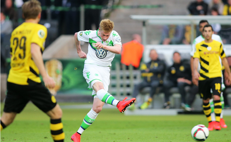 足球国足球员海外首发，发挥稳定（国脚海外联赛首发登场，表现稳健）