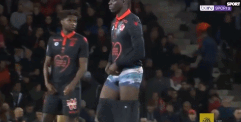 灾难级夏窗？红军豪砸4.5亿购6大将：2人重伤，维尔茨22场0球（红军4.5亿豪购6将却陷困局：两人重伤，维尔茨22场零进球）